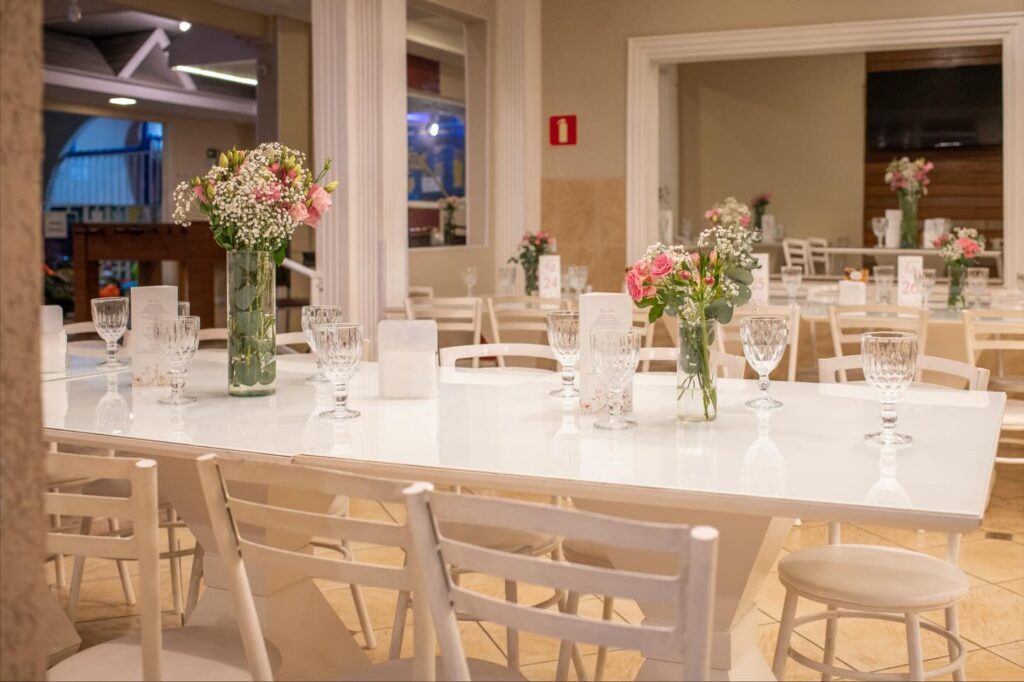 Instagram post from espacofinafestas. This post is in position 8.